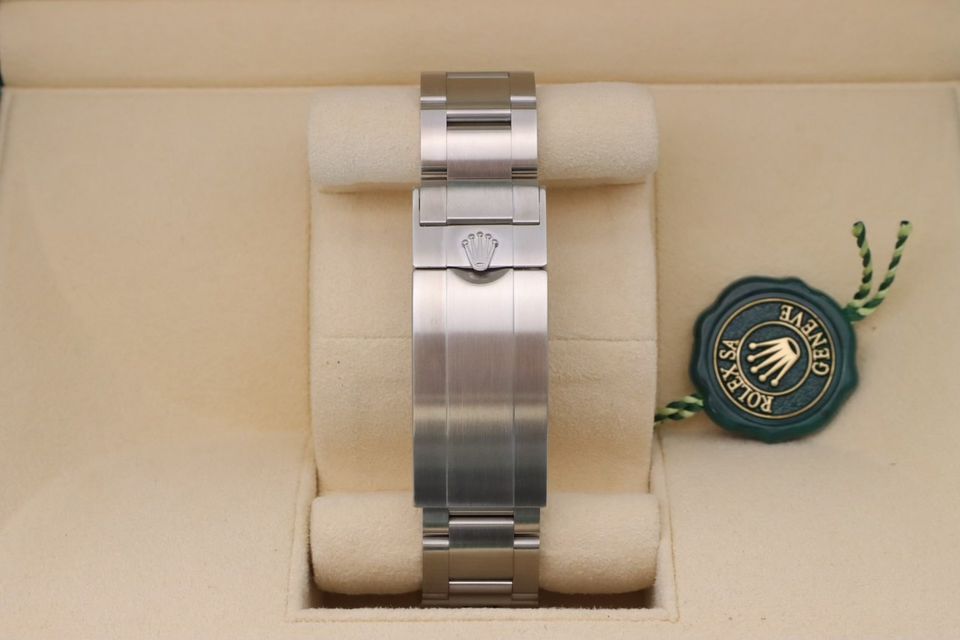 Rolex Submariner 124060 Image 3